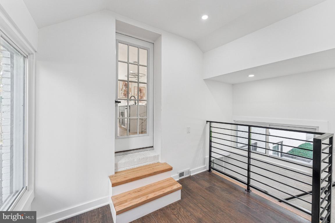 Washington, District Of Columbia, 20018, United States, 5 Bedrooms Bedrooms, ,5 BathroomsBathrooms,Residential,Active,2007330