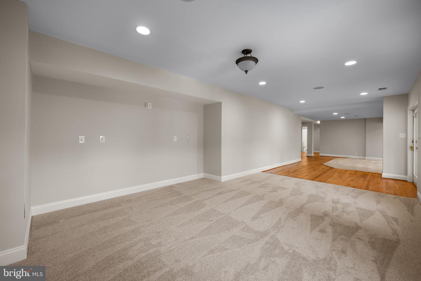 Ellicott City, Maryland, 21042, United States, 5 Bedrooms Bedrooms, ,5 BathroomsBathrooms,Residential,Pending,2045798