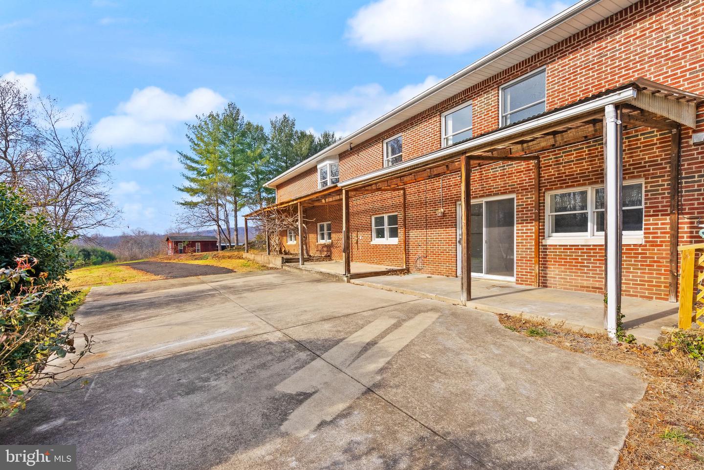 Amissville, Virginia, 20106, United States, 7 Bedrooms Bedrooms, ,4 BathroomsBathrooms,Residential,Active,1849572