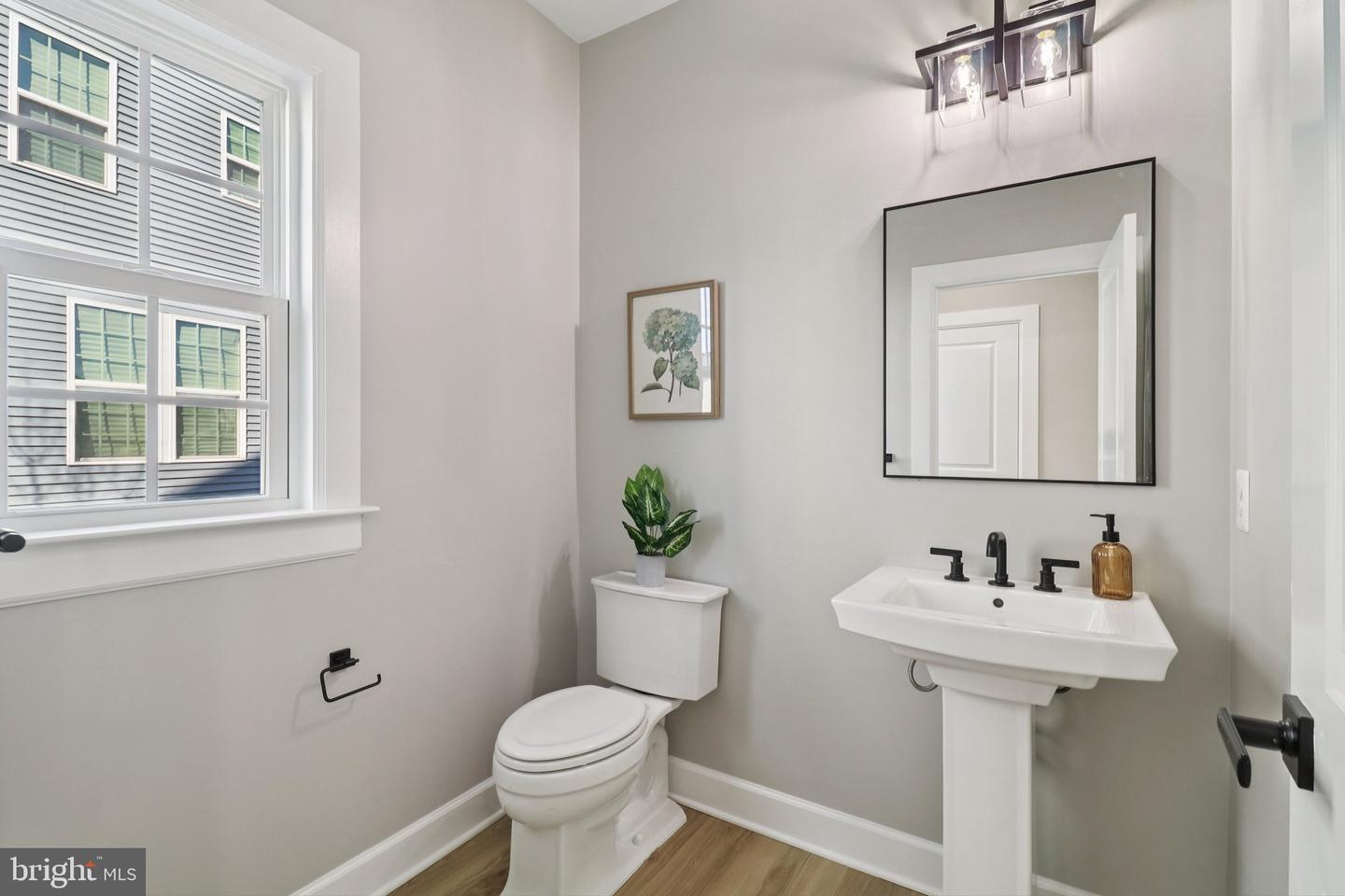 Bowie, Maryland, 20716, United States, 5 Bedrooms Bedrooms, ,5 BathroomsBathrooms,Residential,Active,2006775