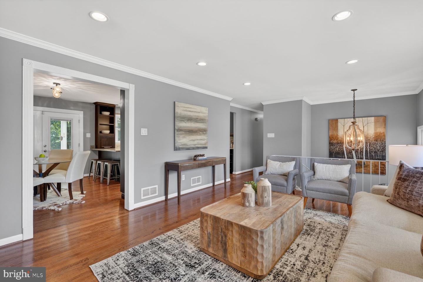 Falls Church, Virginia, 22043, United States, 4 Bedrooms Bedrooms, ,3 BathroomsBathrooms,Residential,Active,2045048