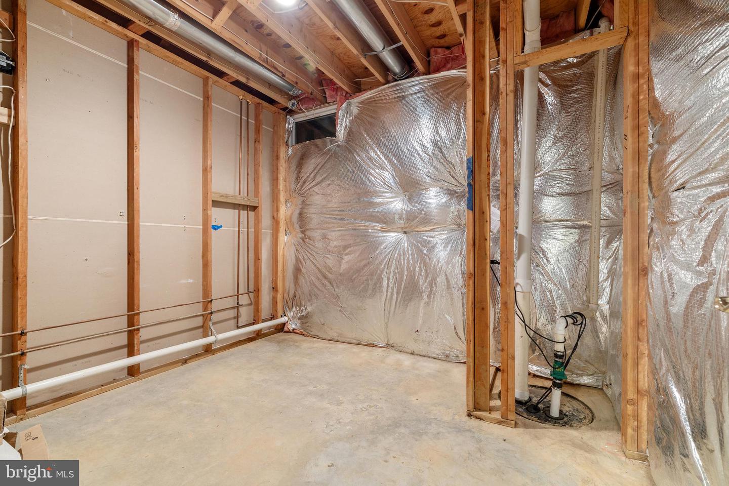 Rockville, Maryland, 20850, United States, 6 Bedrooms Bedrooms, ,5 BathroomsBathrooms,Residential,Active,1970950