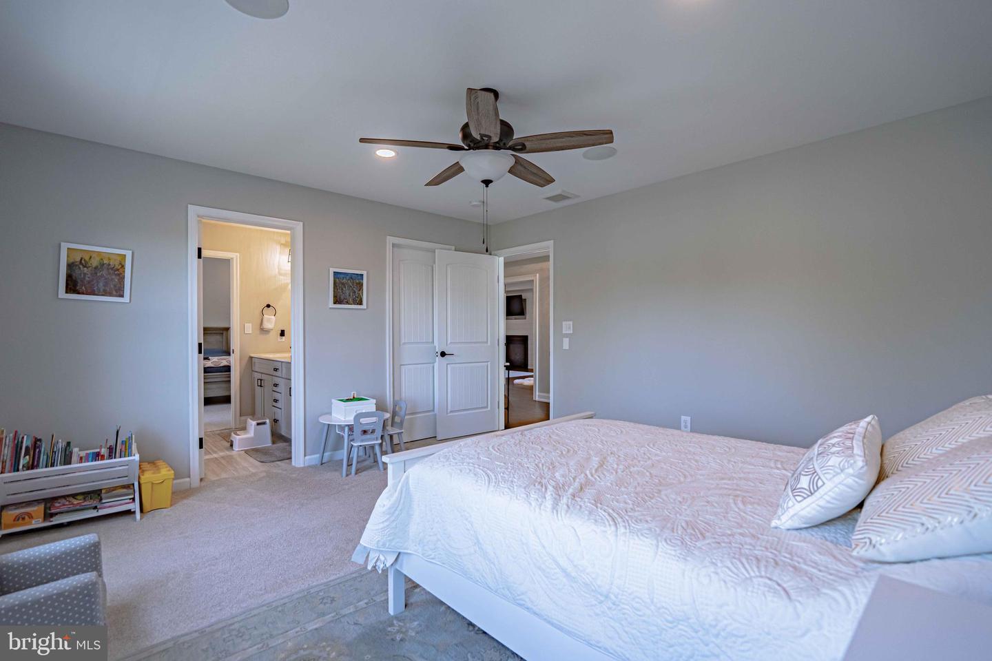 Bethlehem, Pennsylvania, 18020, United States, 4 Bedrooms Bedrooms, ,5 BathroomsBathrooms,Residential,Pending,1968396