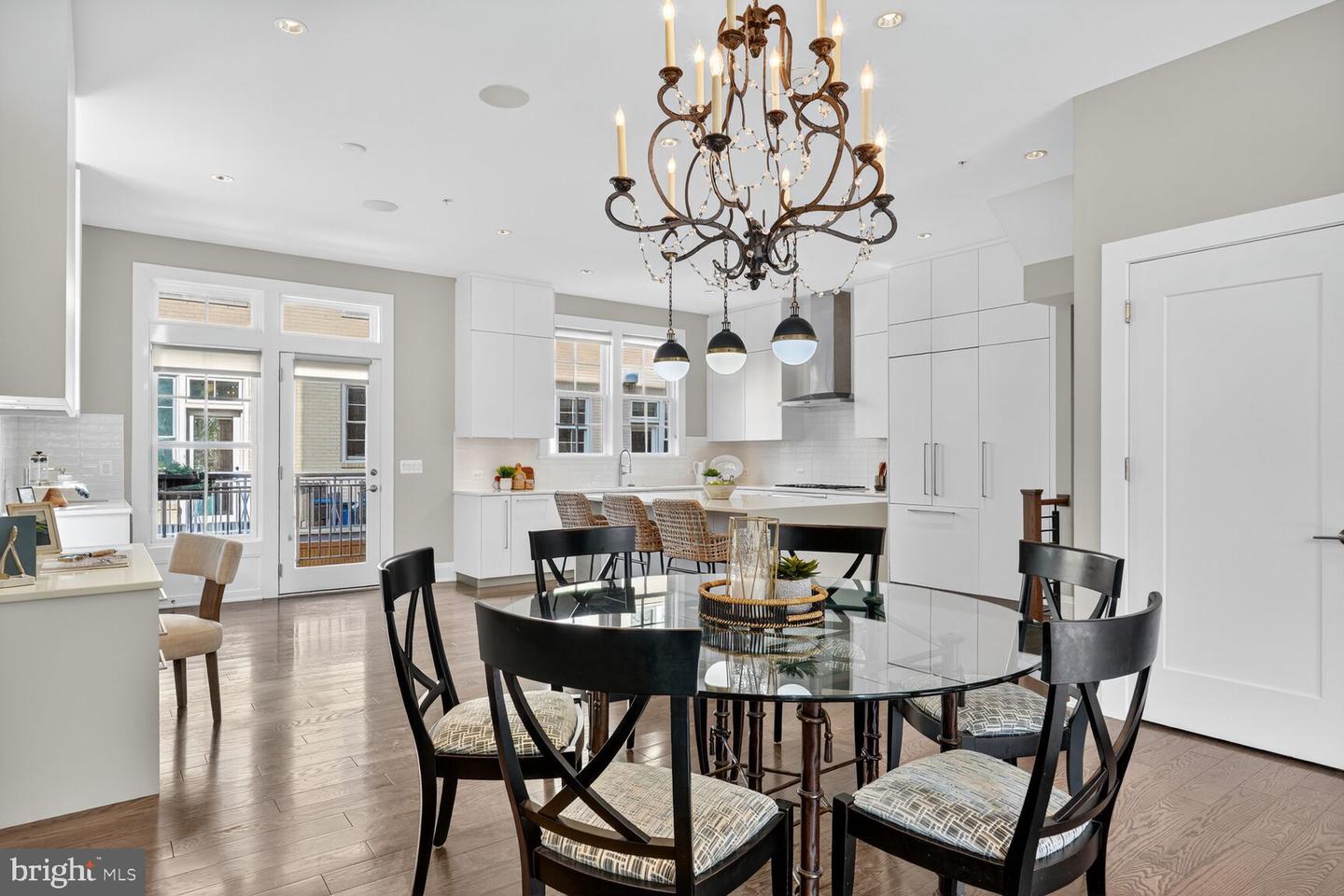 Alexandria, Virginia, 22314, United States, 4 Bedrooms Bedrooms, ,5 BathroomsBathrooms,Residential,Active,1959984