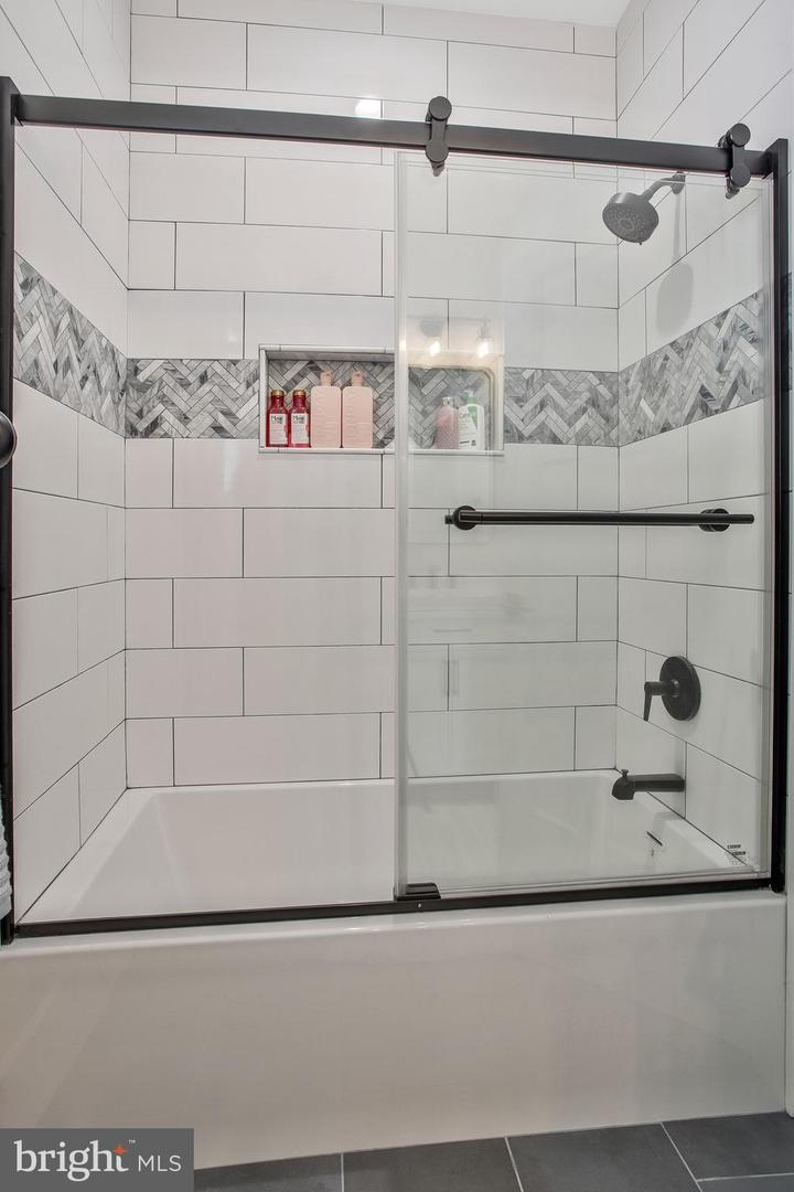 Edgewater, Maryland, 21037, United States, 4 Bedrooms Bedrooms, ,4 BathroomsBathrooms,Residential,Active,1988474