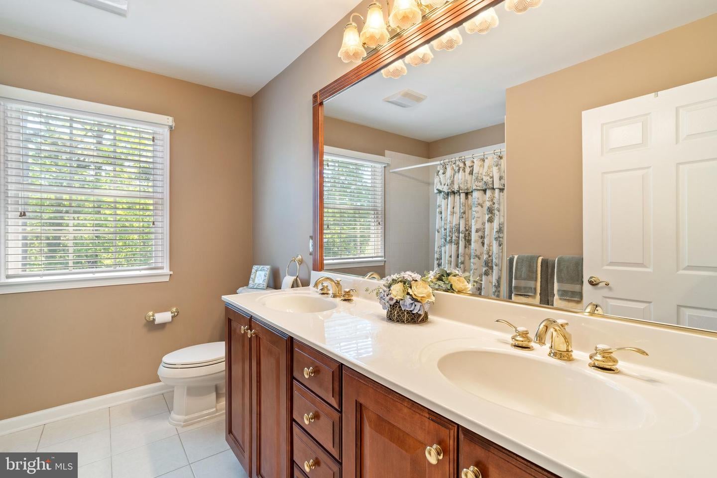Manahawkin, New Jersey, 08050, United States, ,3 BathroomsBathrooms,Residential,Pending,1824004