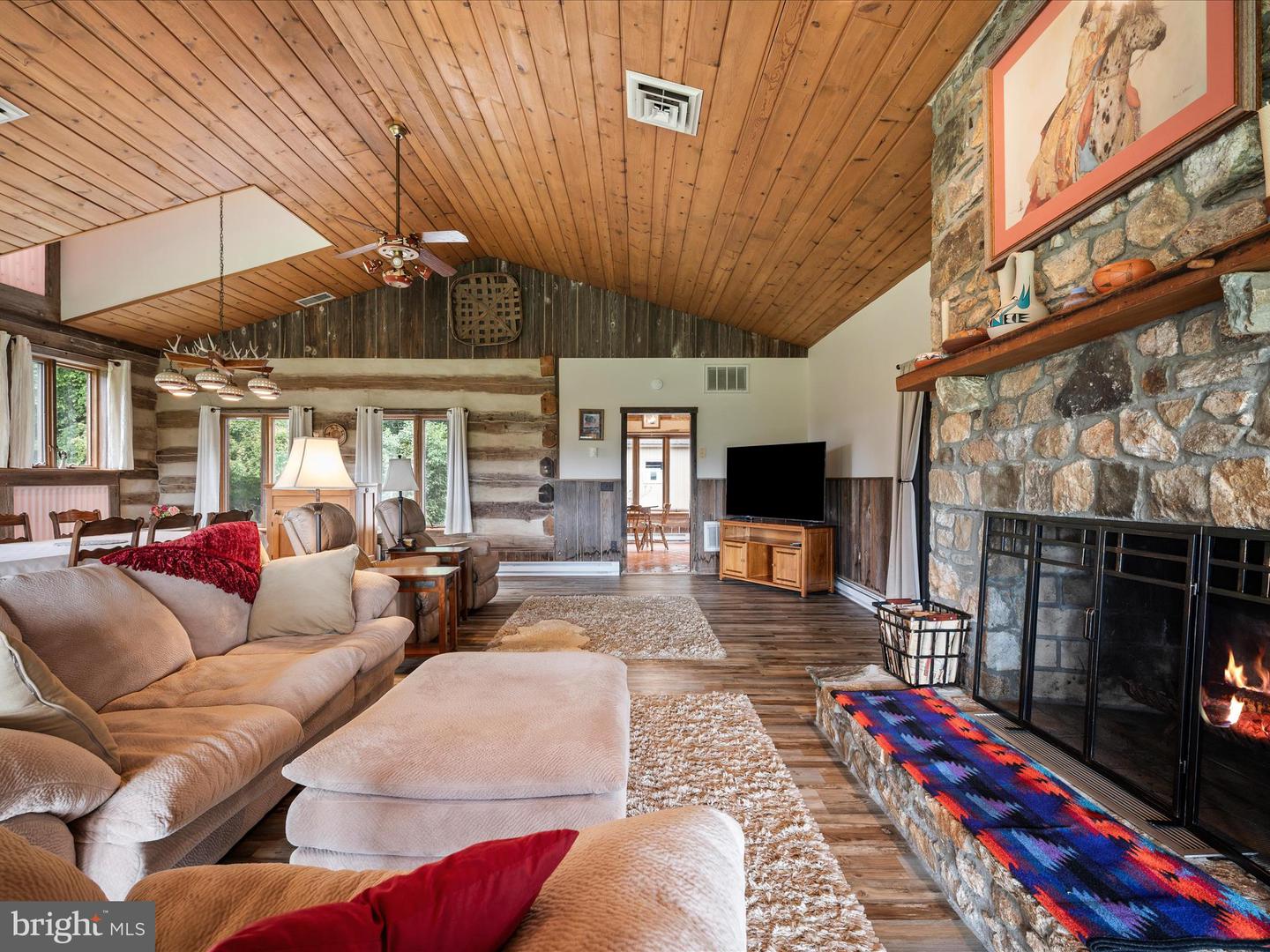 Berryville, Virginia, 22611, United States, 4 Bedrooms Bedrooms, ,3 BathroomsBathrooms,Residential,Active,1884871