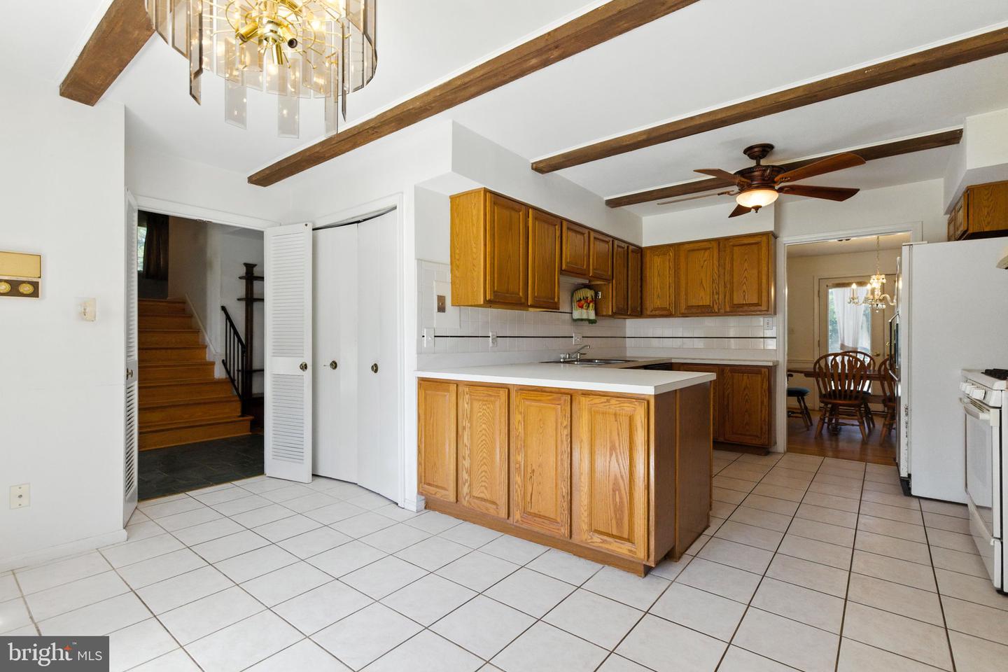 Mclean, Virginia, 22101, United States, 5 Bedrooms Bedrooms, ,3 BathroomsBathrooms,Residential,Active,1929396