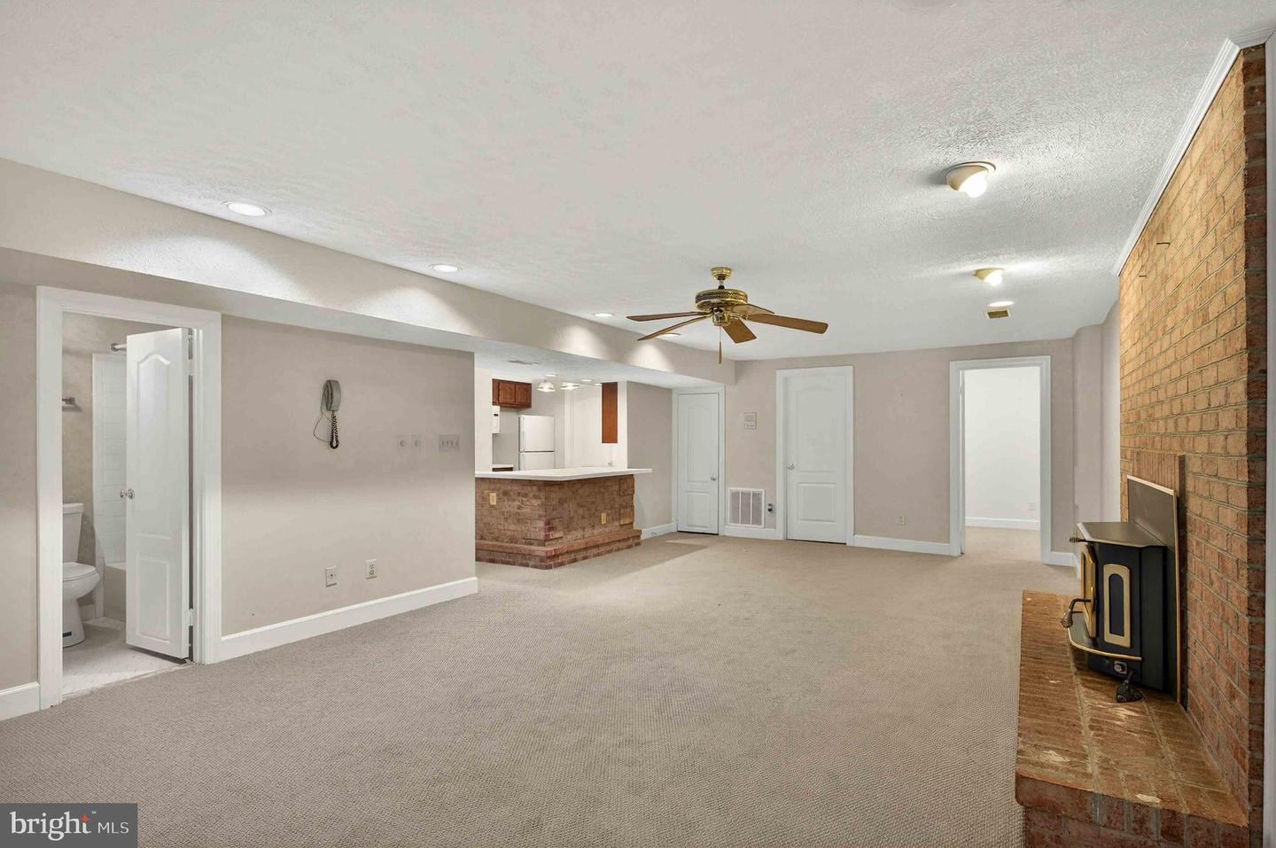 Clifton, Virginia, 20124, United States, 5 Bedrooms Bedrooms, ,6 BathroomsBathrooms,Residential,Active,2025639