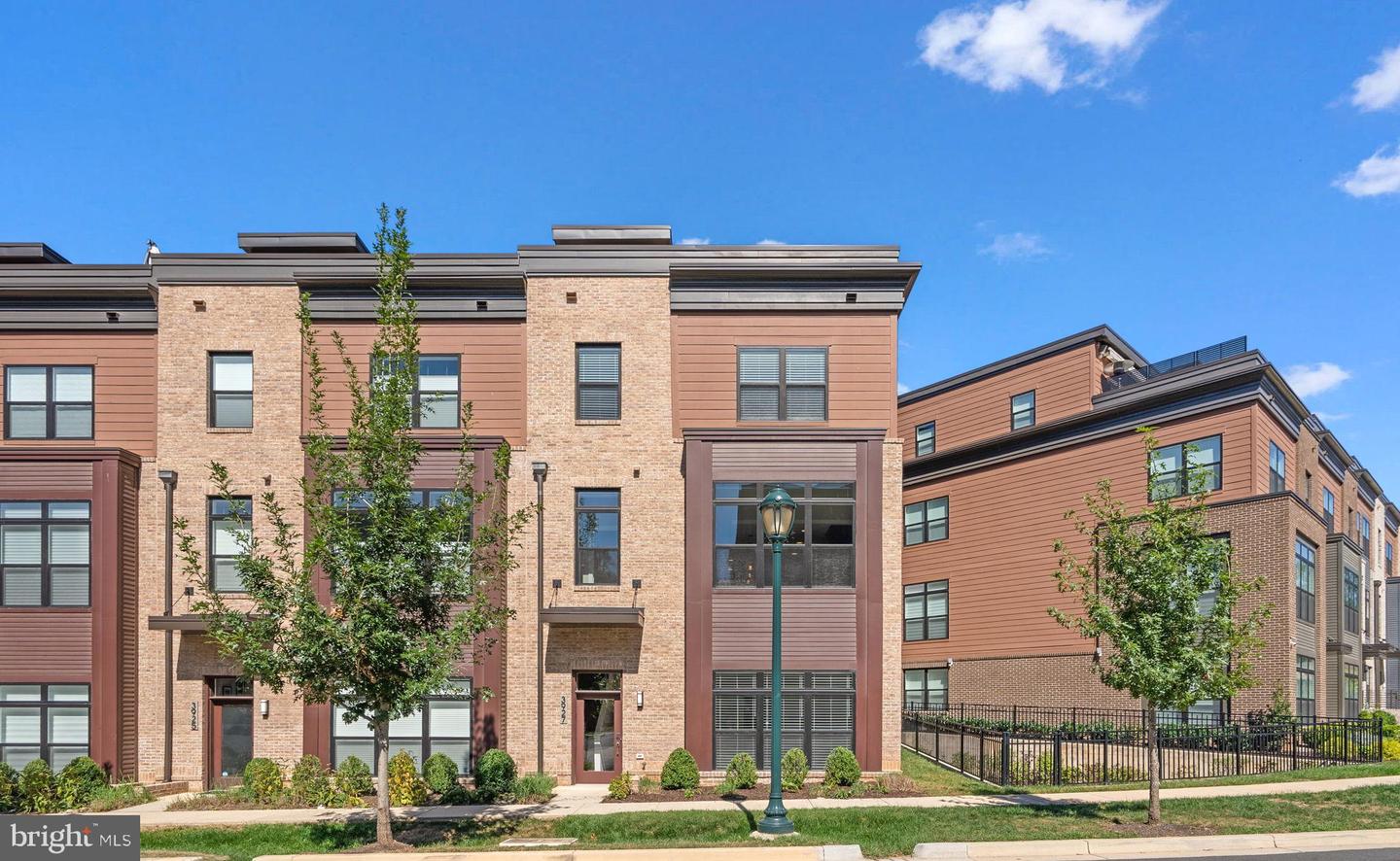 Rockville, Maryland, 20852, United States, 5 Bedrooms Bedrooms, ,5 BathroomsBathrooms,Residential,Active,2044158