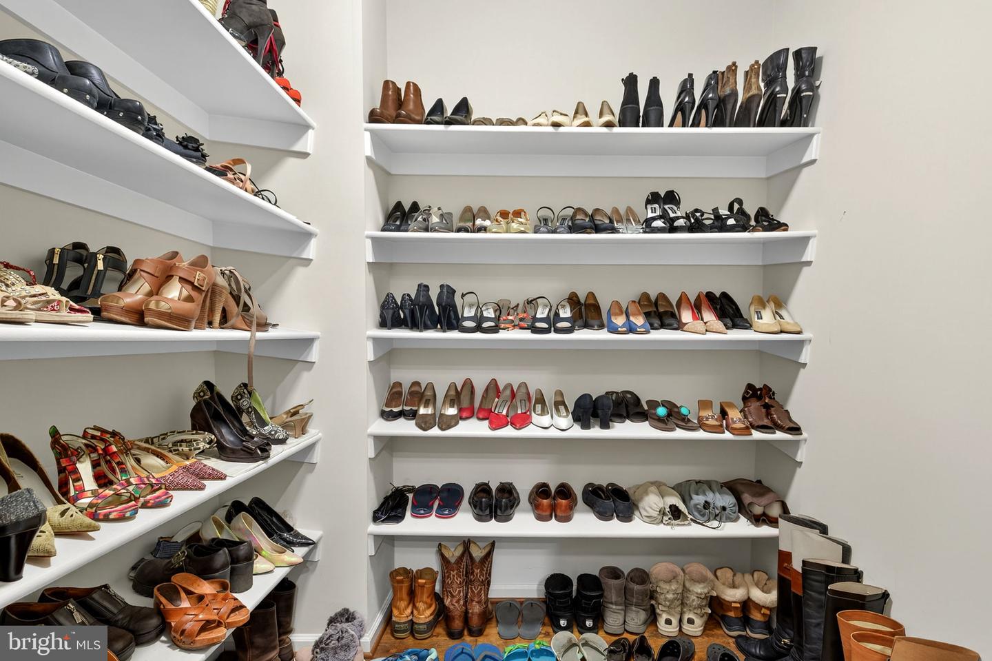 Ashburn, Virginia, 20148, United States, 5 Bedrooms Bedrooms, ,6 BathroomsBathrooms,Residential,Active,1952301