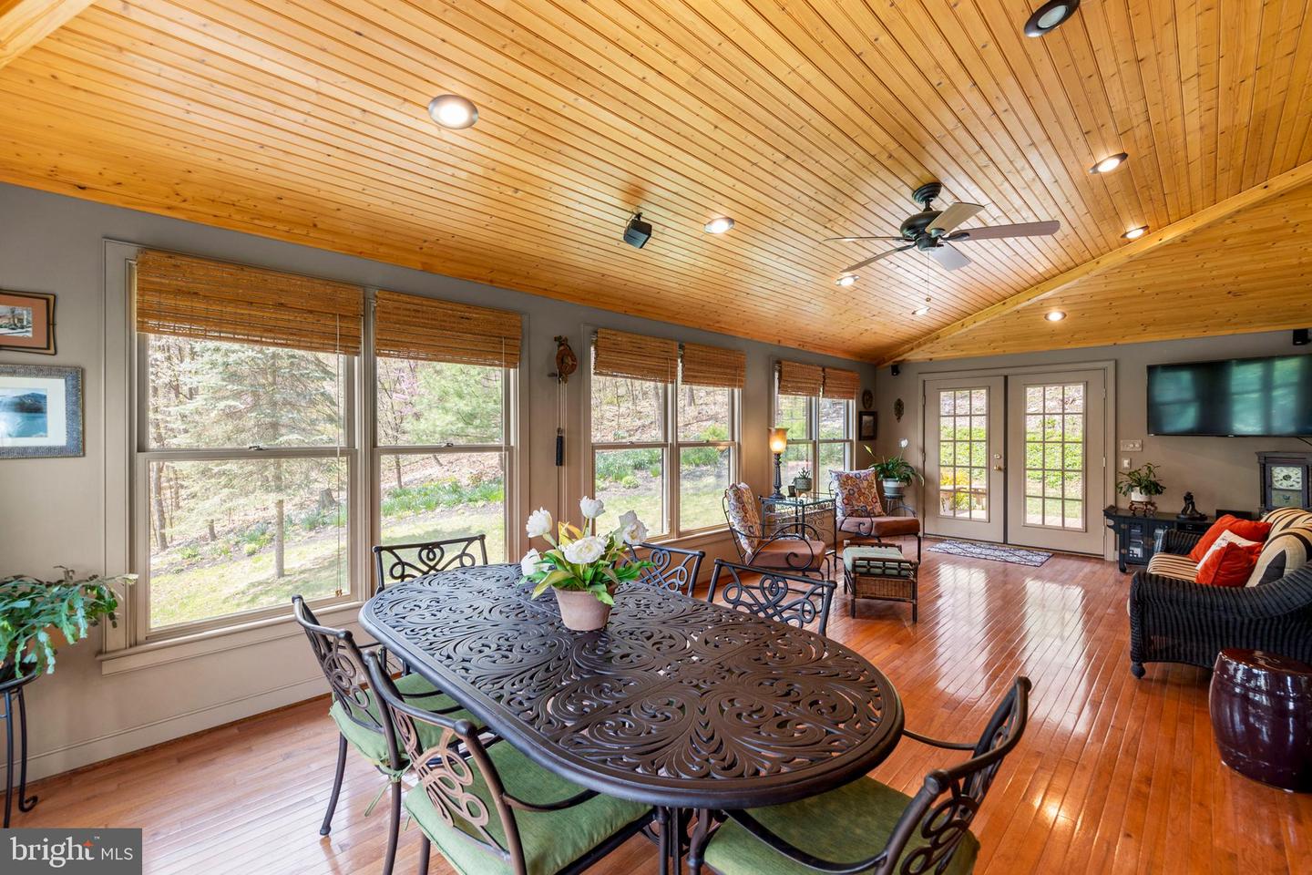 Winchester, Virginia, 22602, United States, 4 Bedrooms Bedrooms, ,4 BathroomsBathrooms,Residential,Active,2041509