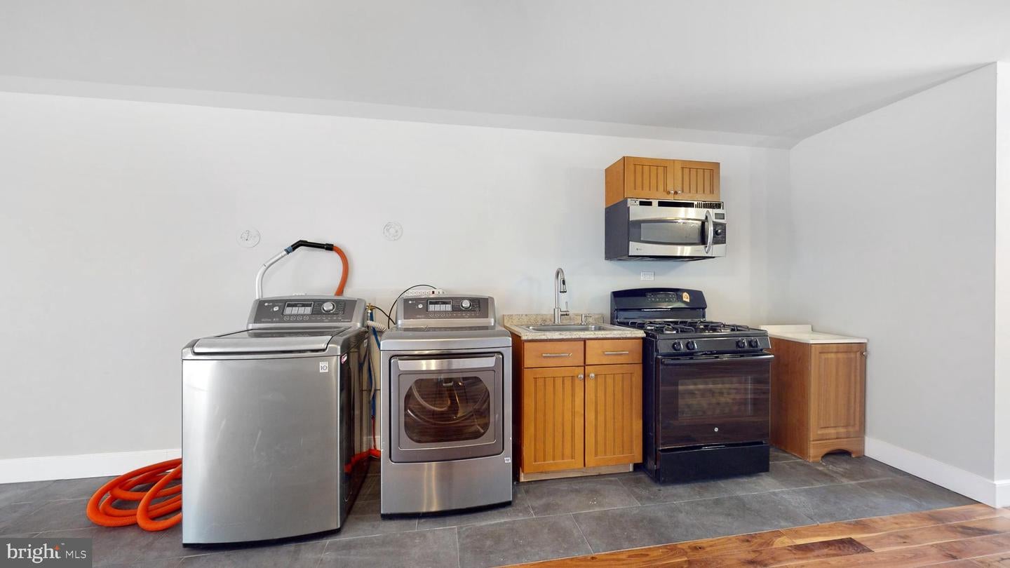 Broomall, Pennsylvania, 19008, United States, 6 Bedrooms Bedrooms, ,8 BathroomsBathrooms,Residential,Active,1738458