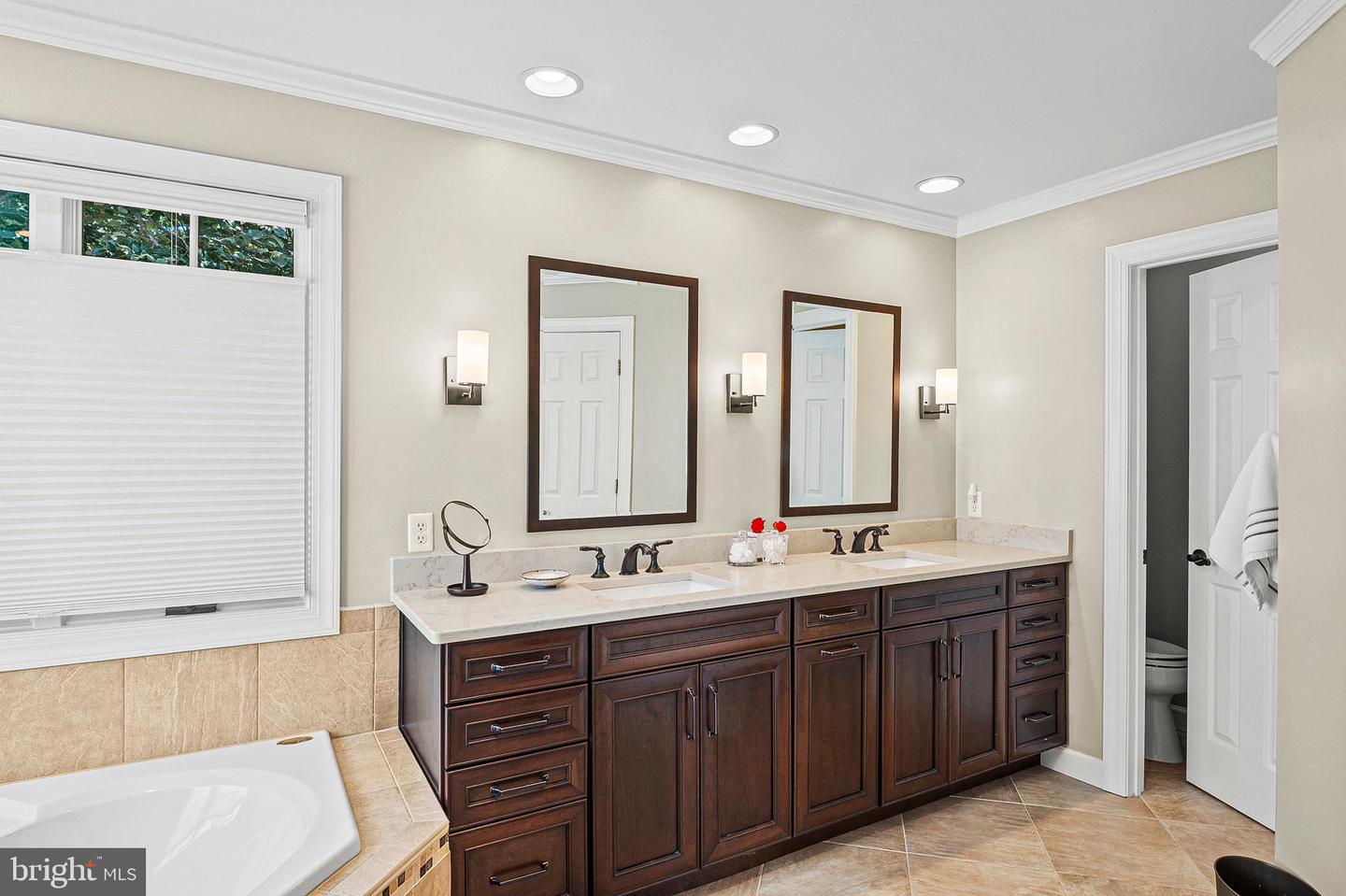 Columbia, Maryland, 21044, United States, 4 Bedrooms Bedrooms, ,3 BathroomsBathrooms,Residential,Active,1934807