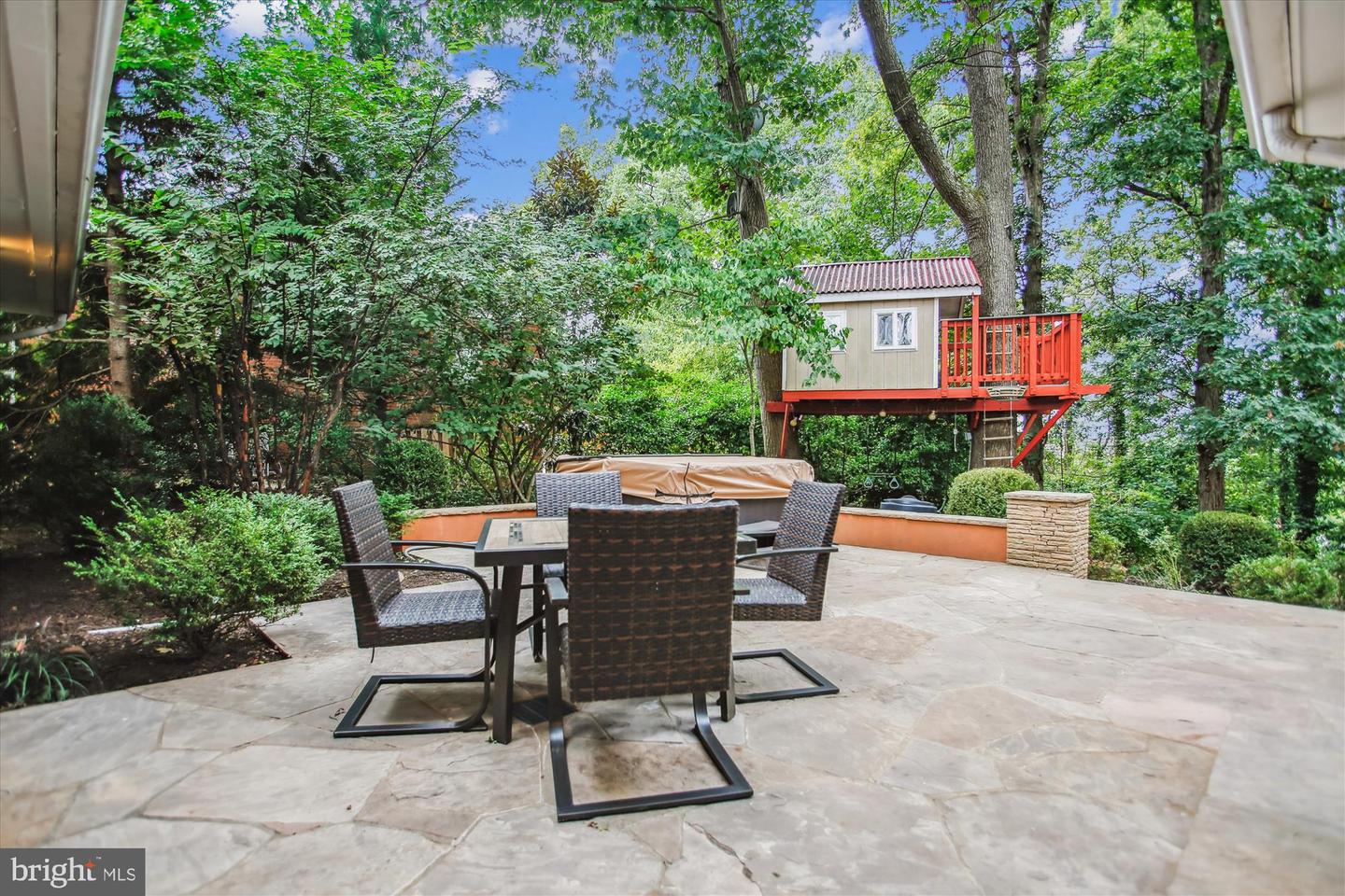 Arlington, Virginia, 22202, United States, 5 Bedrooms Bedrooms, ,3 BathroomsBathrooms,Residential,Active,1926909