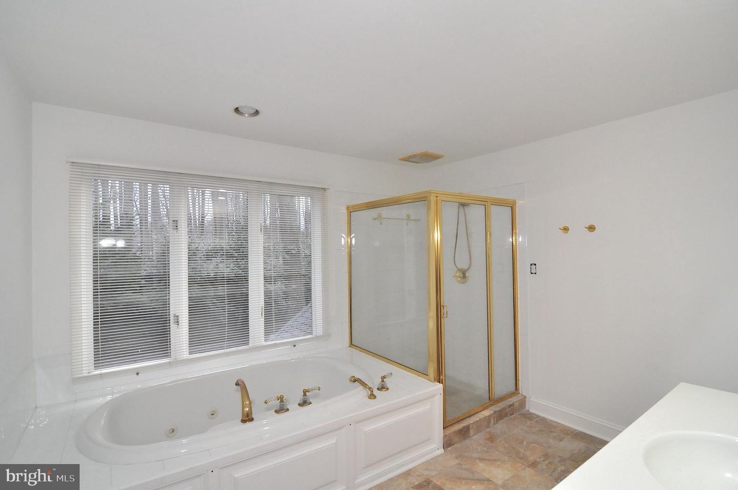 Great Falls, Virginia, 22066, United States, 4 Bedrooms Bedrooms, ,4 BathroomsBathrooms,Residential,Active,1936627