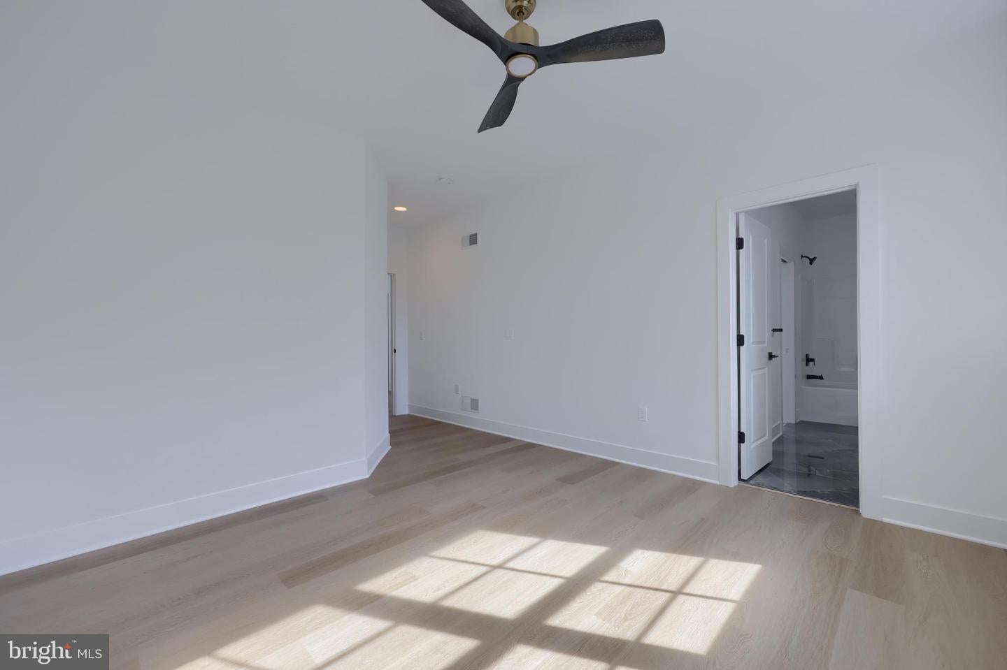 East Petersburg, Pennsylvania, 17520, United States, 4 Bedrooms Bedrooms, ,5 BathroomsBathrooms,Residential,Active,1702111