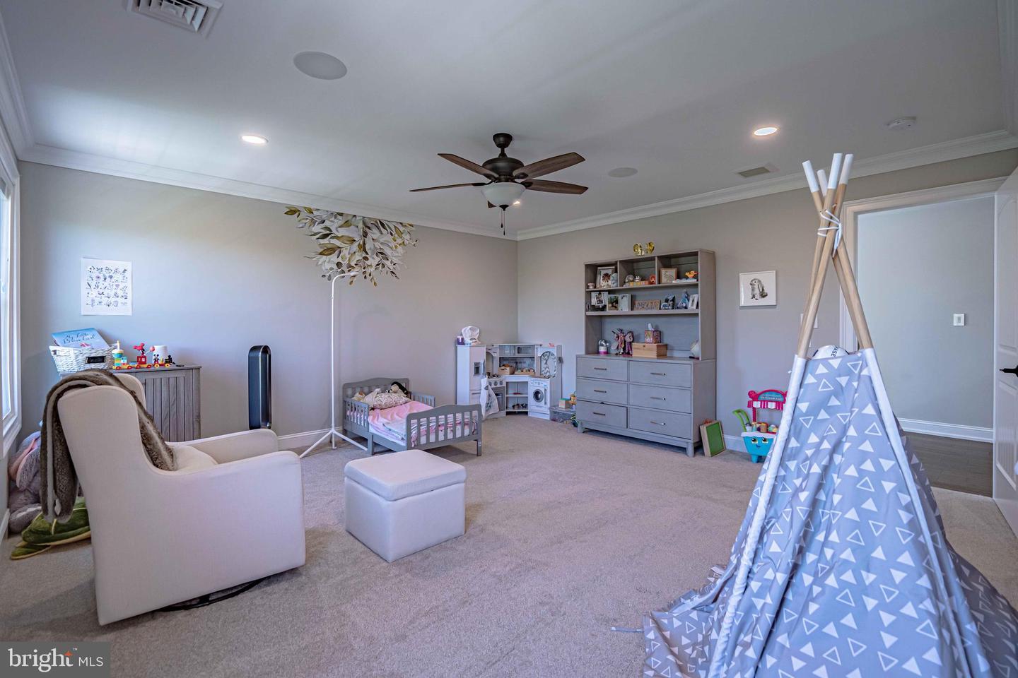 Bethlehem, Pennsylvania, 18020, United States, 4 Bedrooms Bedrooms, ,5 BathroomsBathrooms,Residential,Pending,1968396