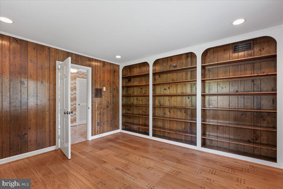 Great Falls, Virginia, 22066, United States, 5 Bedrooms Bedrooms, ,3 BathroomsBathrooms,Residential,Active,1941376