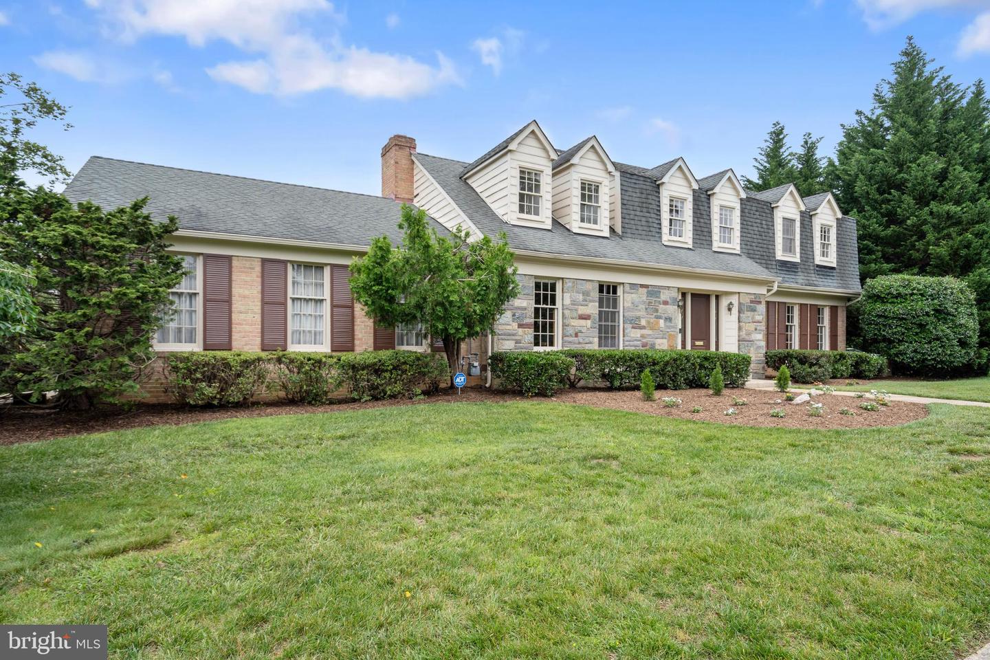 Arlington, Virginia, 22207, United States, 5 Bedrooms Bedrooms, ,4 BathroomsBathrooms,Residential,Active,1843845