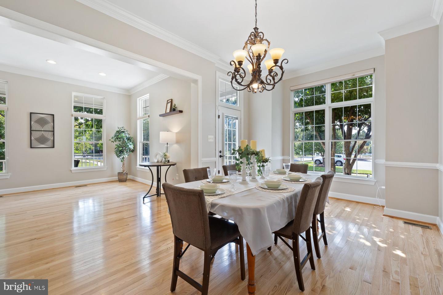 Rockville, Maryland, 20850, United States, 5 Bedrooms Bedrooms, ,6 BathroomsBathrooms,Residential,Active,1941388