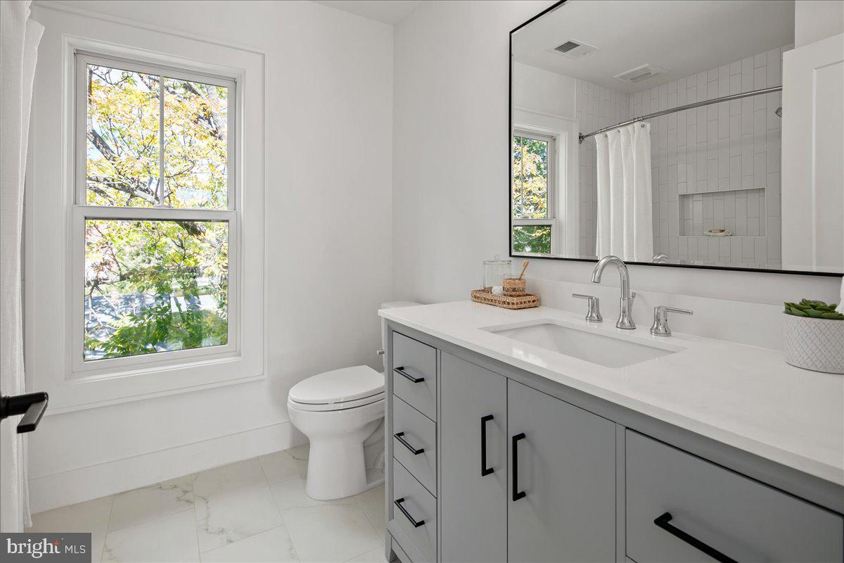 Arlington, Virginia, 22201, United States, 4 Bedrooms Bedrooms, ,5 BathroomsBathrooms,Residential,Active,1954022