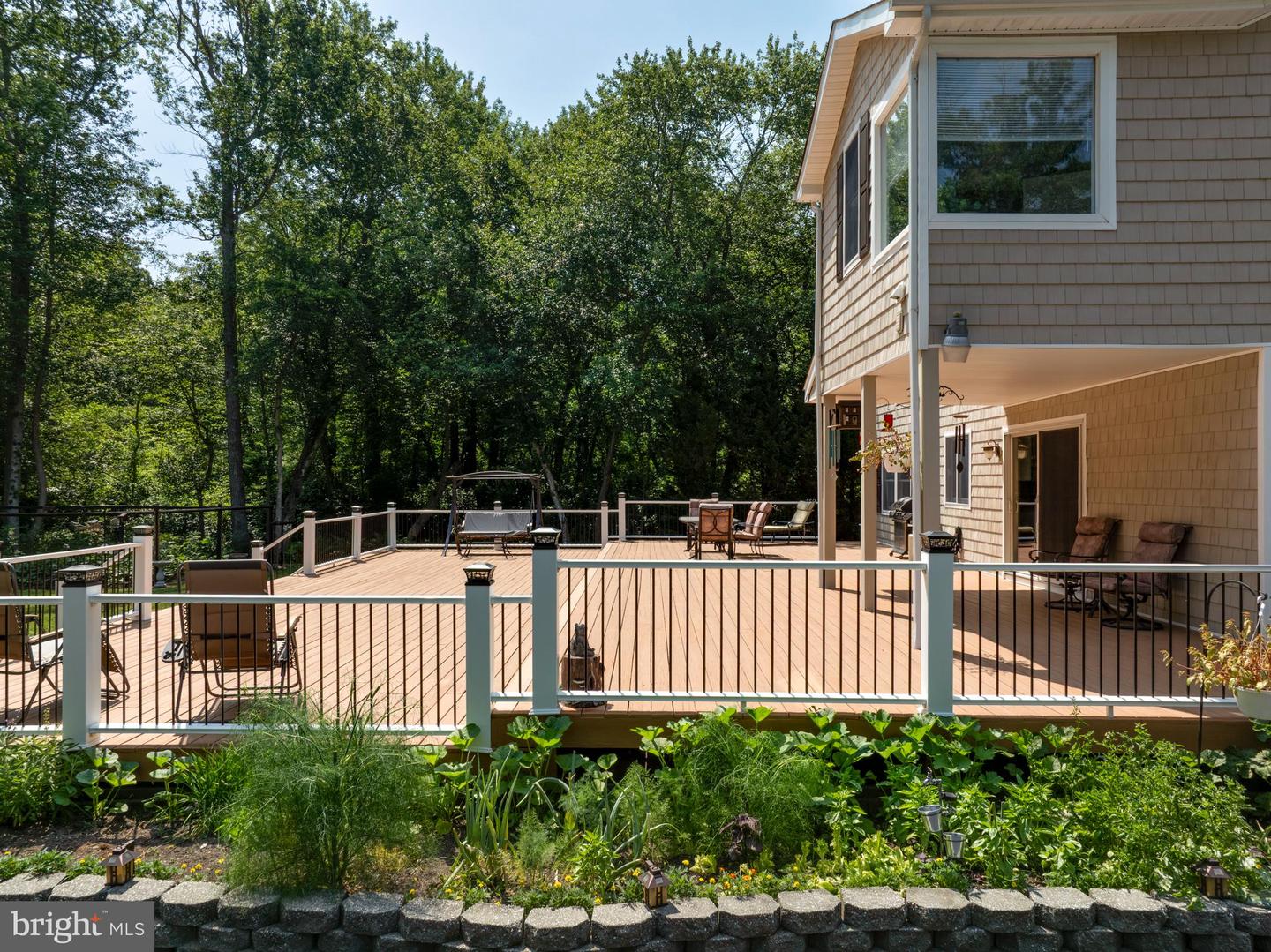 Manahawkin, New Jersey, 08050, United States, 4 Bedrooms Bedrooms, ,3 BathroomsBathrooms,Residential,Active,1879973