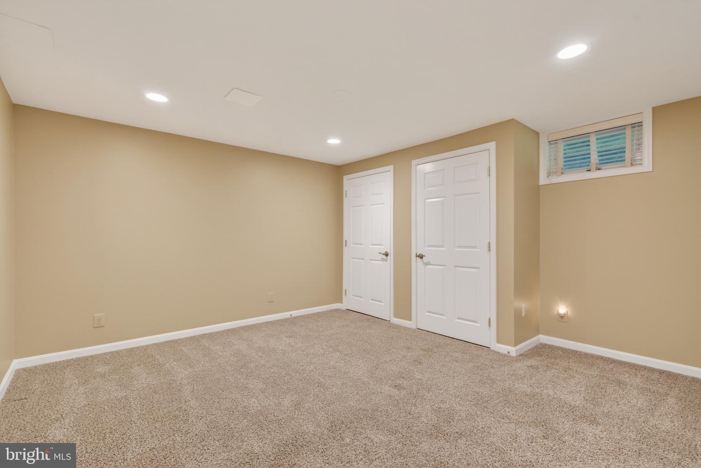 Fairfax Station, Virginia, 22039, United States, 5 Bedrooms Bedrooms, ,5 BathroomsBathrooms,Residential,Pending,2045787