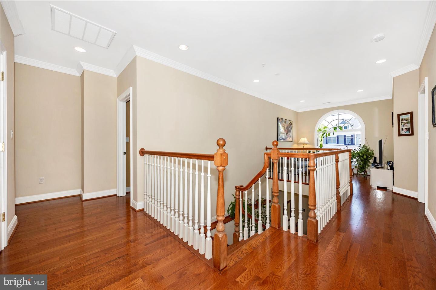 Kensington, Maryland, 20895, United States, 5 Bedrooms Bedrooms, ,5 BathroomsBathrooms,Residential,Active,2044984