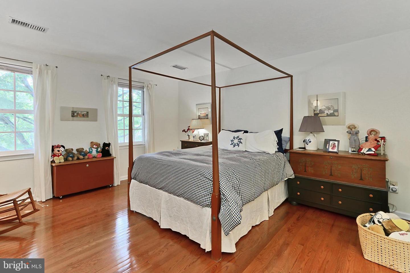 Fairfax, Virginia, 22032, United States, 4 Bedrooms Bedrooms, ,3 BathroomsBathrooms,Residential,Active,1810450