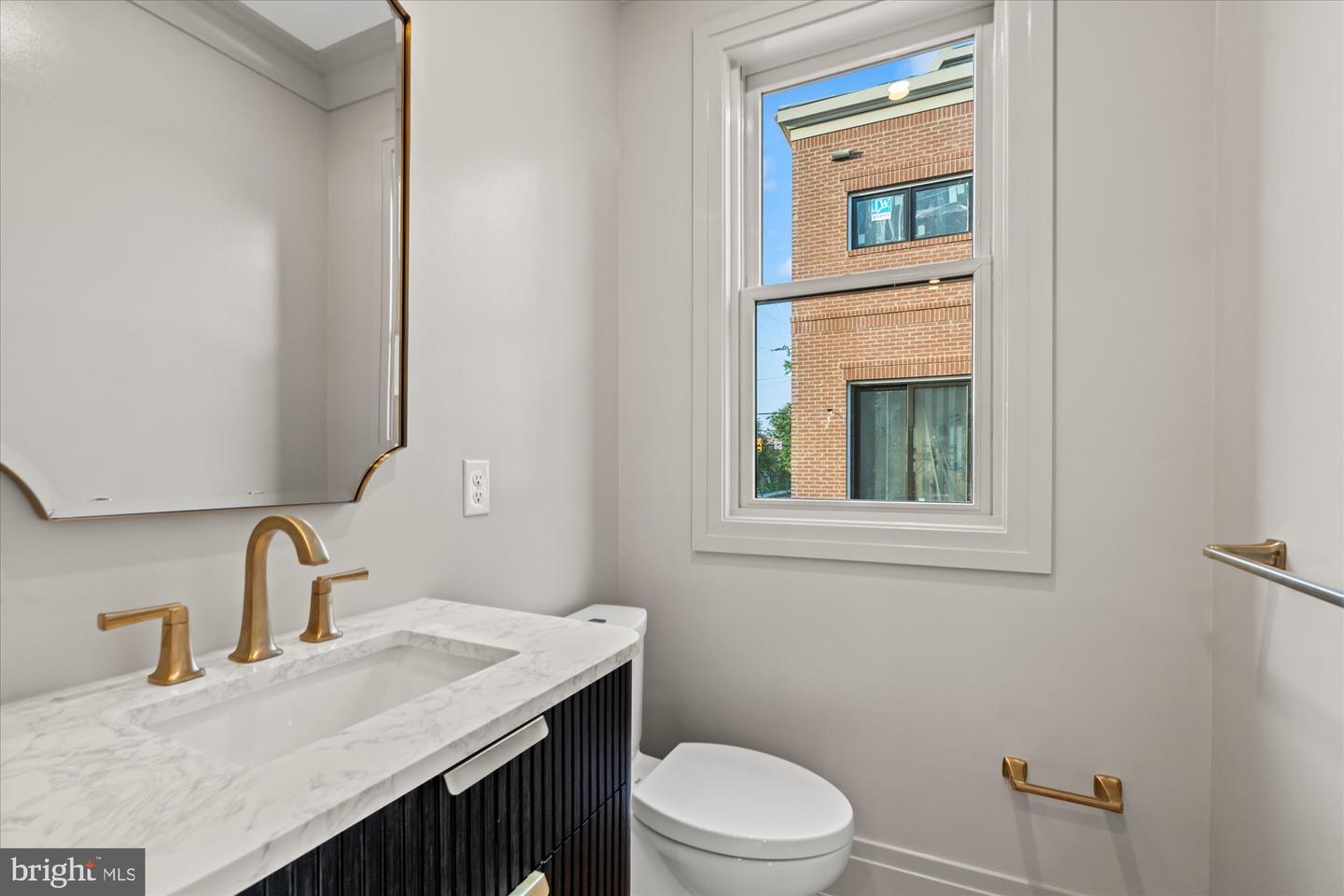 Alexandria, Virginia, 22314, United States, 4 Bedrooms Bedrooms, ,5 BathroomsBathrooms,Residential,Active,1954312