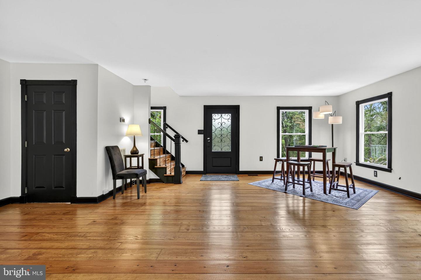 Lovettsville, Virginia, 20180, United States, ,2 BathroomsBathrooms,Residential,Active,1954034