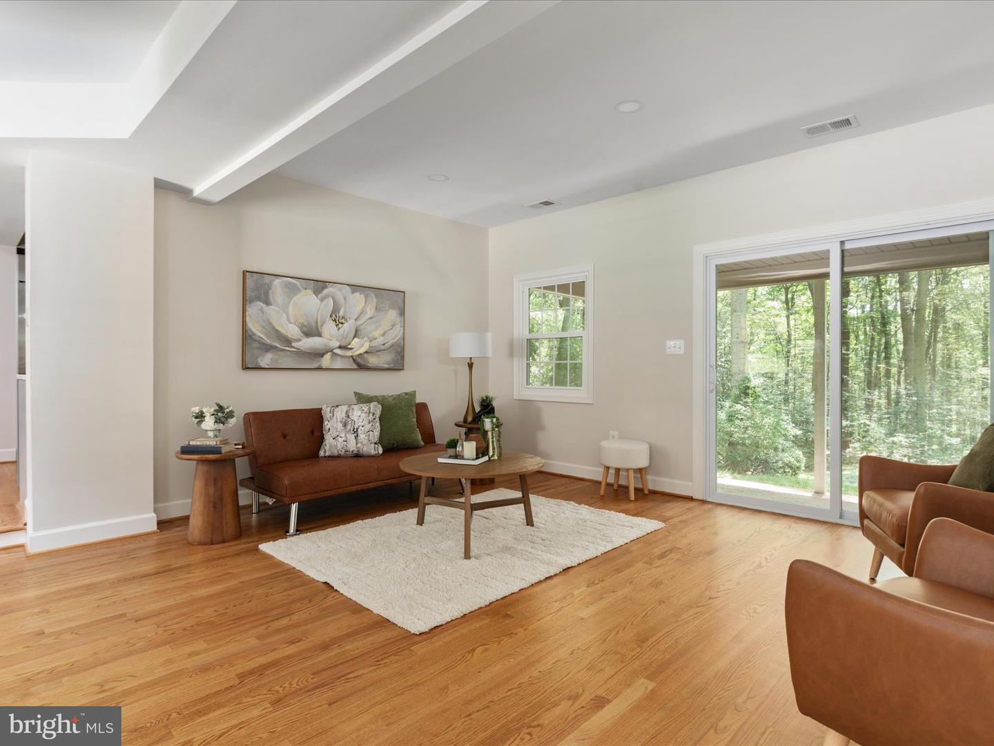 Clifton, Virginia, 20124, United States, 5 Bedrooms Bedrooms, ,5 BathroomsBathrooms,Residential,Active,1998598