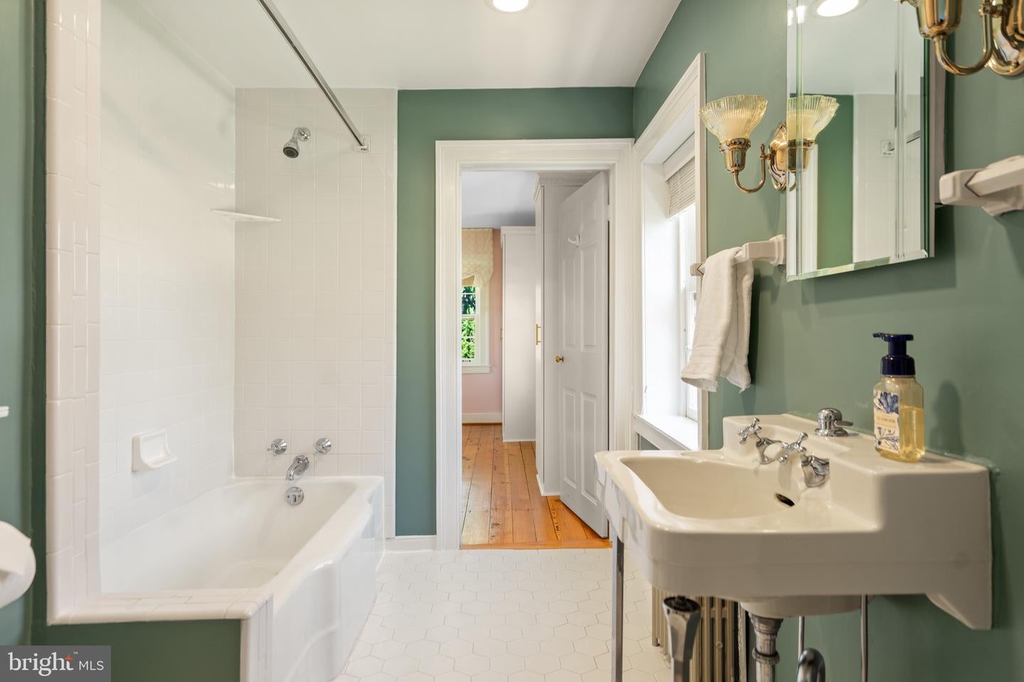 Waterford, Virginia, 20197, United States, 4 Bedrooms Bedrooms, ,5 BathroomsBathrooms,Residential,Active,1771409