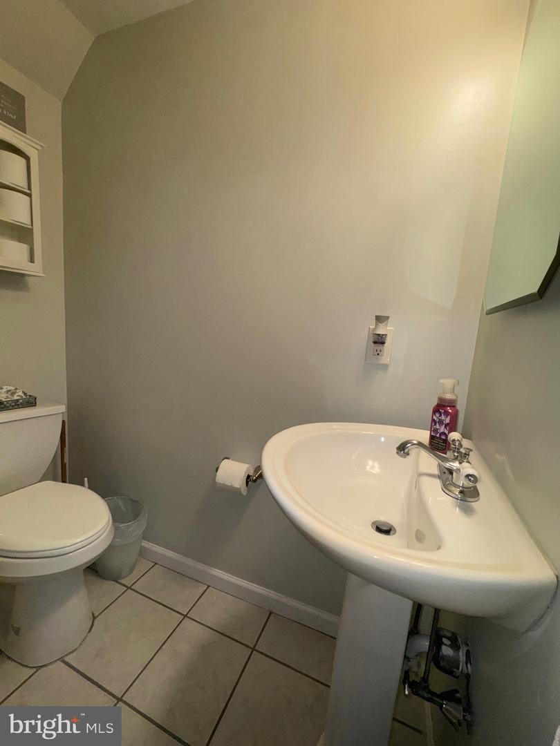 Delanco, New Jersey, 08075, United States, 5 Bedrooms Bedrooms, ,3 BathroomsBathrooms,Residential,Active,1914605