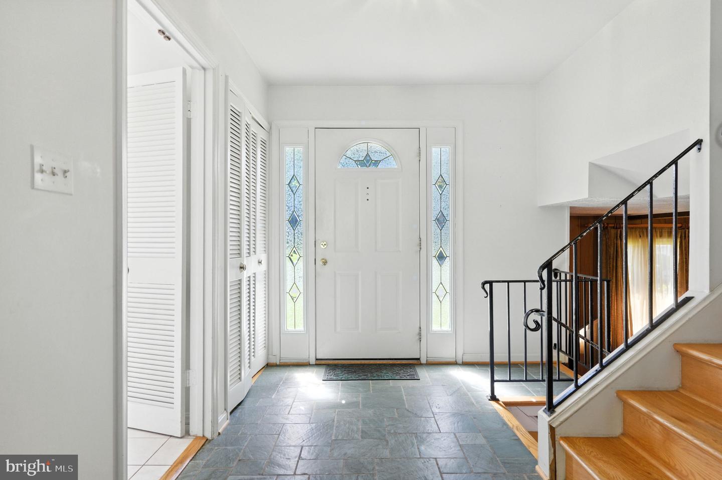 Mclean, Virginia, 22101, United States, 5 Bedrooms Bedrooms, ,3 BathroomsBathrooms,Residential,Active,1929396