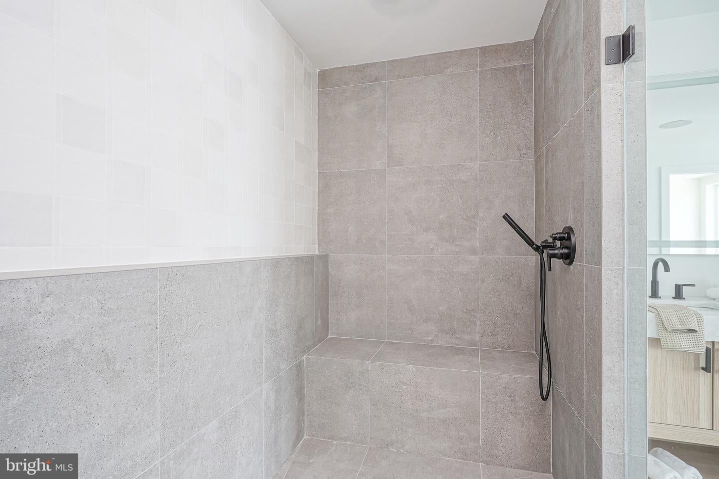 Philadelphia, Pennsylvania, 19125, United States, 4 Bedrooms Bedrooms, ,5 BathroomsBathrooms,Residential,Active,2045558