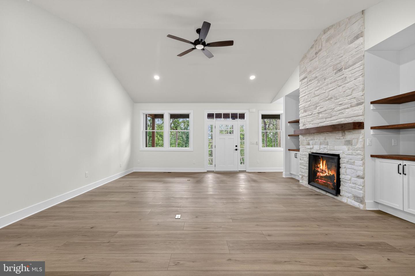 Warrenton, Virginia, 20187, United States, 3 Bedrooms Bedrooms, ,4 BathroomsBathrooms,Residential,Active,1963257