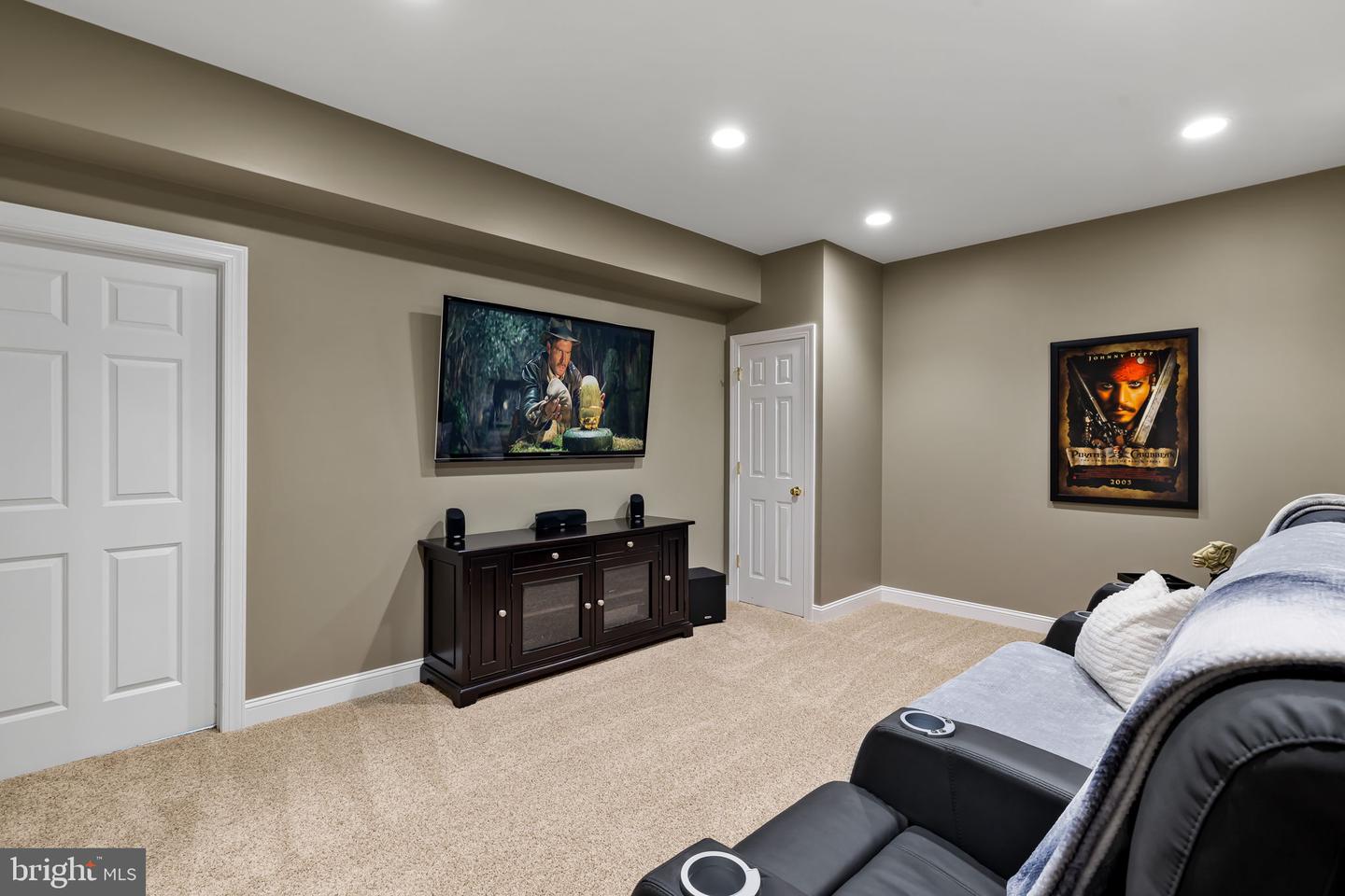 Ellicott City, Maryland, 21042, United States, 5 Bedrooms Bedrooms, ,5 BathroomsBathrooms,Residential,Active,2044187