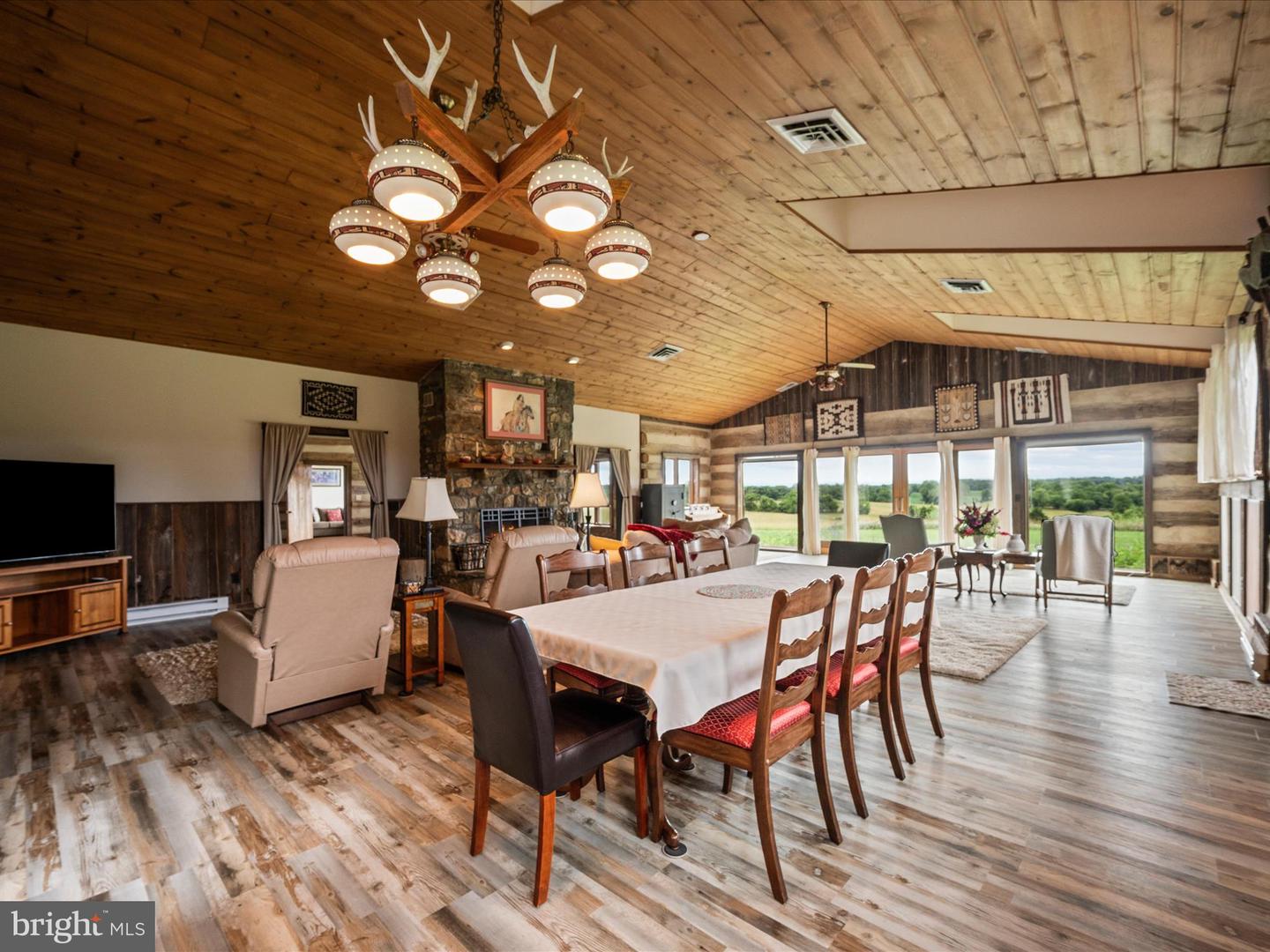 Berryville, Virginia, 22611, United States, 4 Bedrooms Bedrooms, ,3 BathroomsBathrooms,Residential,Active,1884871