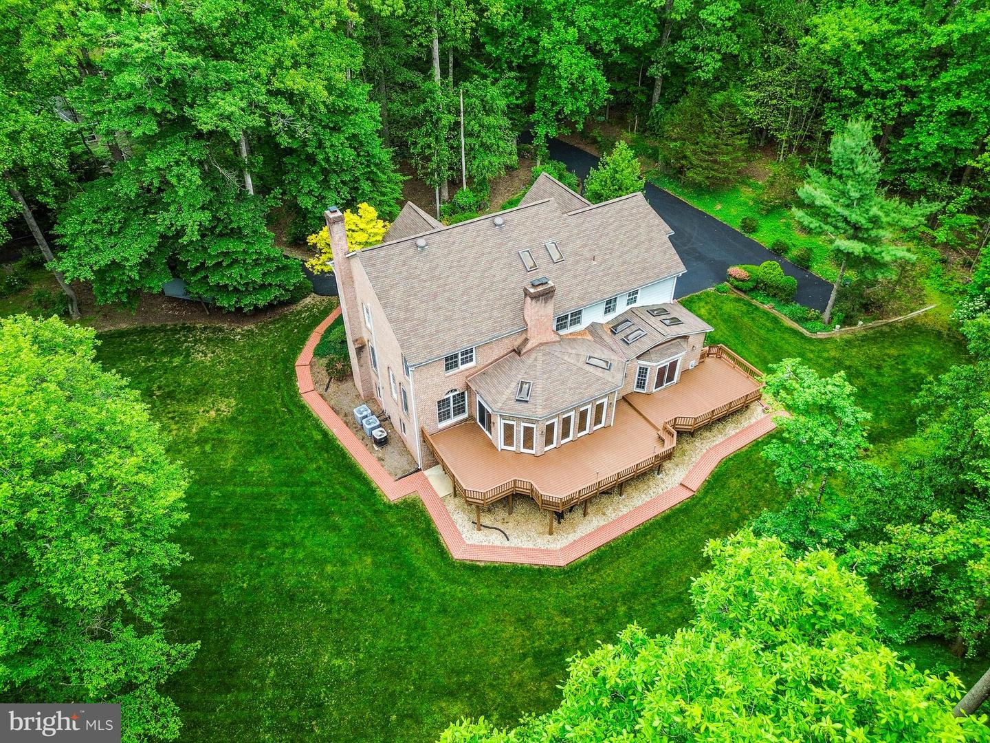 Clifton, Virginia, 20124, United States, 5 Bedrooms Bedrooms, ,6 BathroomsBathrooms,Residential,Active,2025639