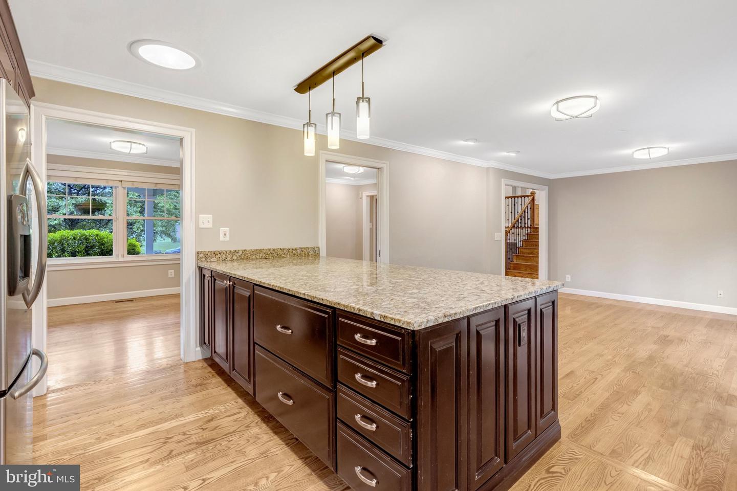 Fairfax, Virginia, 22030, United States, 4 Bedrooms Bedrooms, ,3 BathroomsBathrooms,Residential,Active,2045005