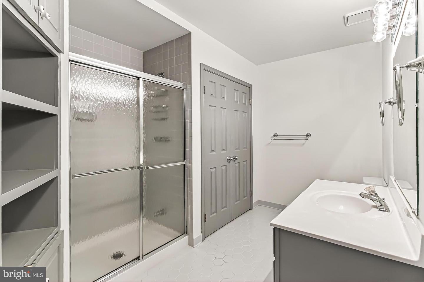 Falls Church, Virginia, 22042, United States, 4 Bedrooms Bedrooms, ,5 BathroomsBathrooms,Residential,Active,1988475