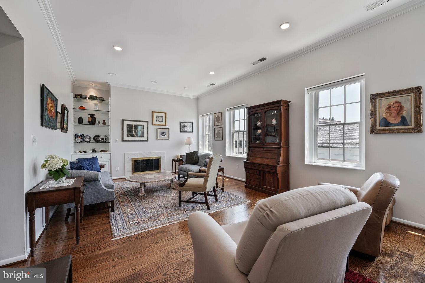 Alexandria, Virginia, 22314, United States, 2 Bedrooms Bedrooms, ,2 BathroomsBathrooms,Residential,Active,1929665