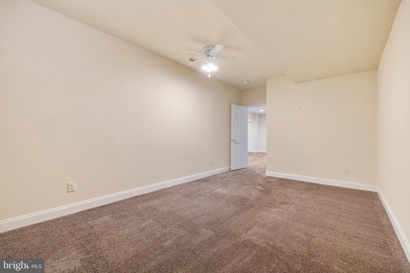 Rockville, Maryland, 20850, United States, 6 Bedrooms Bedrooms, ,5 BathroomsBathrooms,Residential,Active,1970950