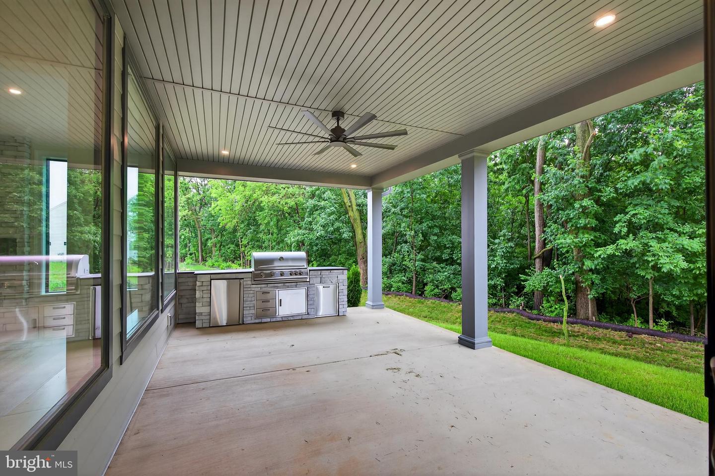 Lancaster, Pennsylvania, 17601, United States, 4 Bedrooms Bedrooms, ,5 BathroomsBathrooms,Residential,Active,1755222