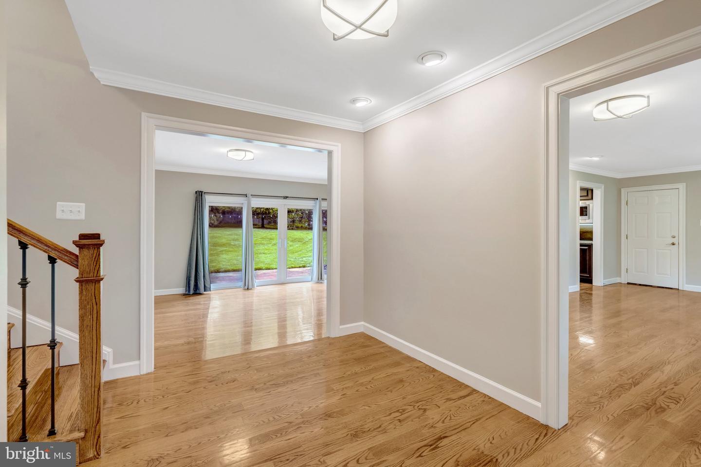 Fairfax, Virginia, 22030, United States, 4 Bedrooms Bedrooms, ,3 BathroomsBathrooms,Residential,Active,2045005
