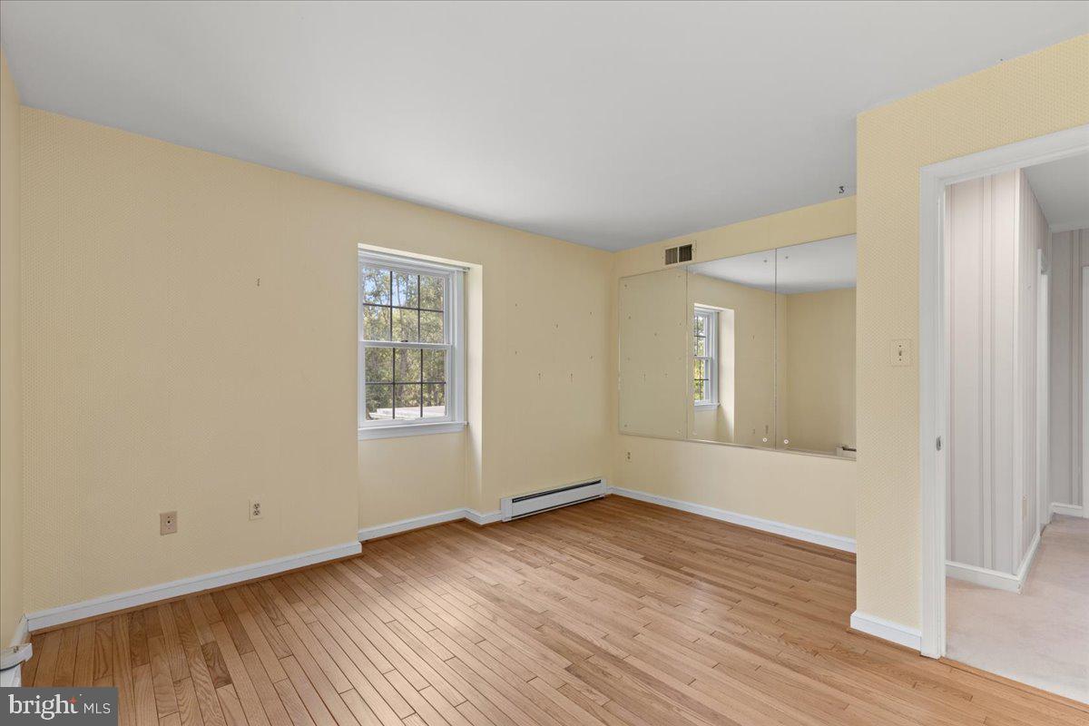 Great Falls, Virginia, 22066, United States, 5 Bedrooms Bedrooms, ,3 BathroomsBathrooms,Residential,Active,1941376