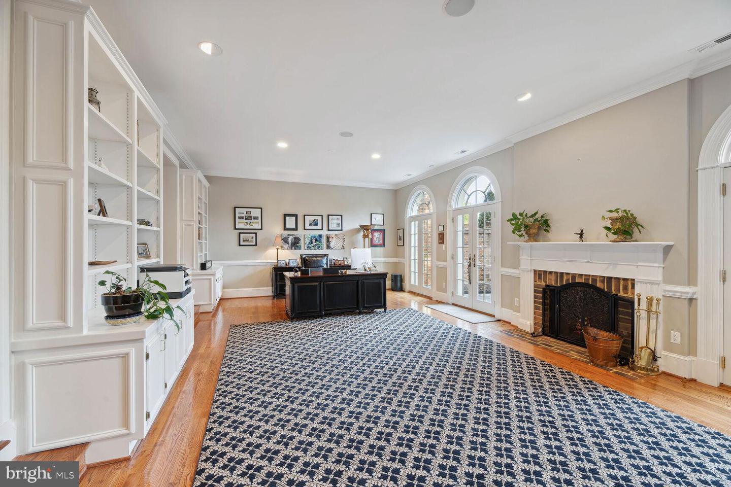Mclean, Virginia, 22101, United States, 3 Bedrooms Bedrooms, ,6 BathroomsBathrooms,Residential,Contingent,1894225
