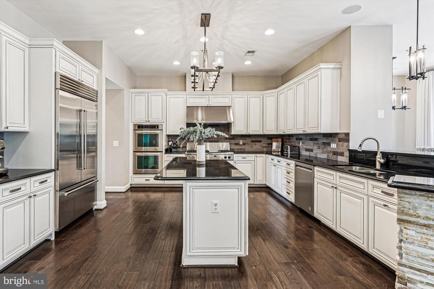 Leesburg, Virginia, 20175, United States, 5 Bedrooms Bedrooms, ,6 BathroomsBathrooms,Residential,Active,1987213